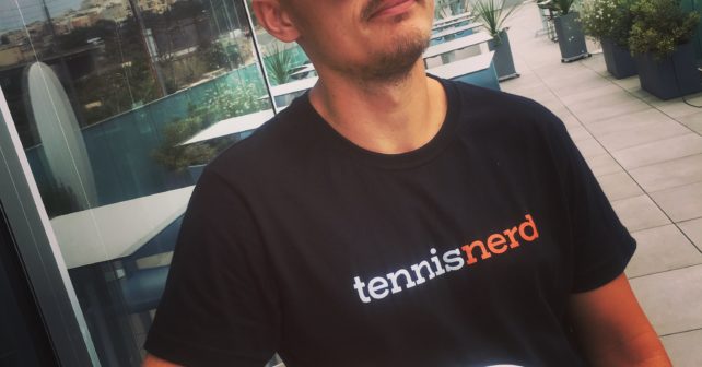 Support Tennisnerd and get a t-shirt