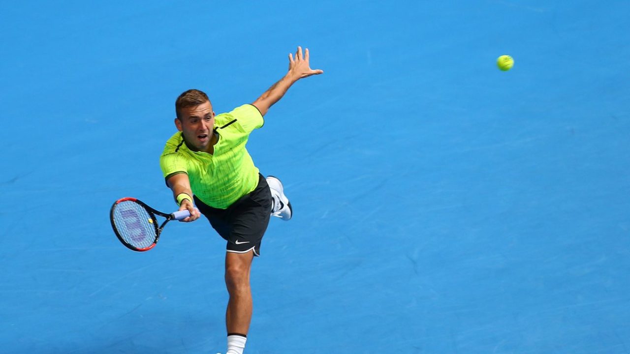 daniel evans racquet