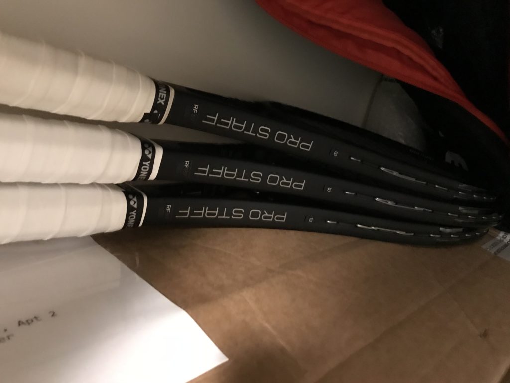 Wilson Pro Staff RF97 vs Yonex VCORE Pro 97 330