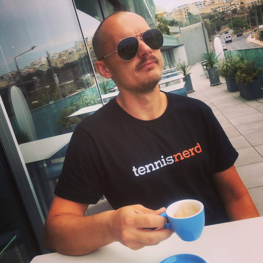 Support Tennisnerd and get a t-shirt