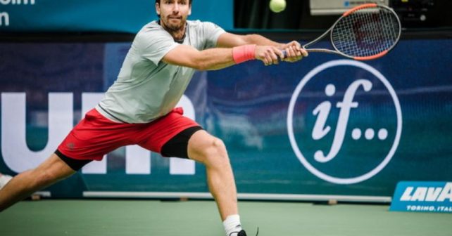 Ernests Gulbis tennis racquet