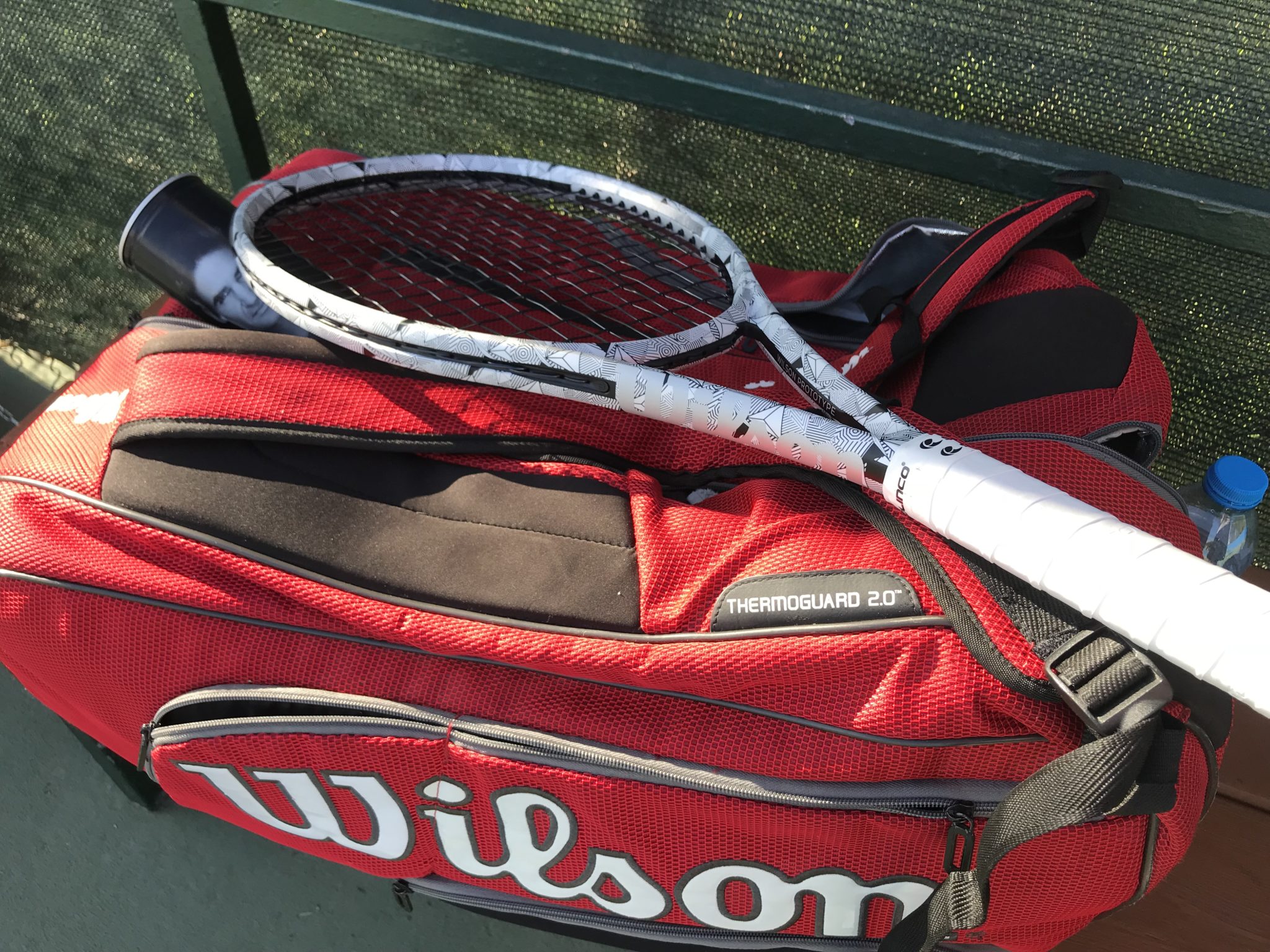 free stringing with synthetic gut Details about   Wilson Clash 100 Reverse 295G