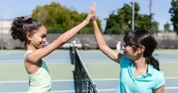 kids training tennis